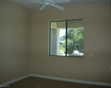 5561 Notte Pacifica Way - Photo Thumbnail 8
