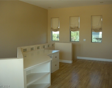 5561 Notte Pacifica Way - Photo Thumbnail 10