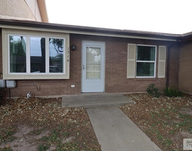 1716 W Palm Valley Dr. - Photo Thumbnail 5