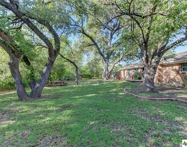 210 Live Oak Drive - Photo Thumbnail 19