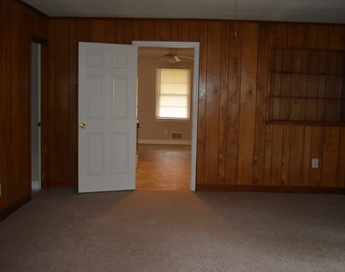 5403 Oakcrest - Photo Thumbnail 19