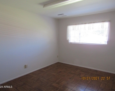 7415 E Holly Street - Photo Thumbnail 10