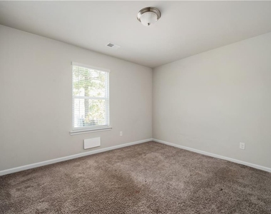 1611 Meadow Crossing - Photo Thumbnail 17