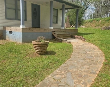 1781 York Drive - Photo Thumbnail 2