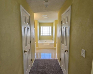 2158 Punham Court - Photo Thumbnail 17