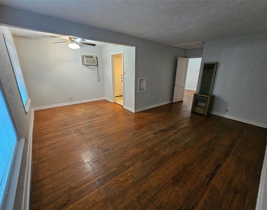 6533 Latta Street - Photo Thumbnail 1