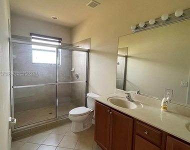 22862 Sw 88th Pl - Photo Thumbnail 4