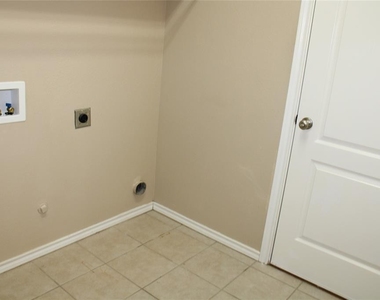 803 Brandon Drive - Photo Thumbnail 29