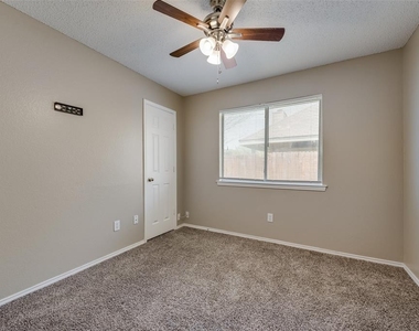 521 Redbud Drive - Photo Thumbnail 14