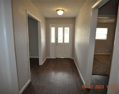 2232 Shady Brook Drive - Photo Thumbnail 3