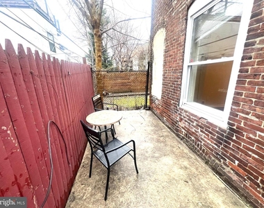 2128 Christian St - Photo Thumbnail 11