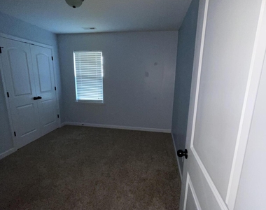 204 Misty Cove Court - Photo Thumbnail 5