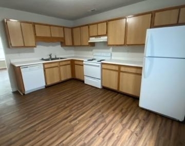 1111 Pueblo Drive - Photo Thumbnail 2