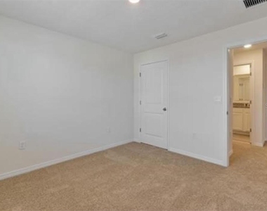 13166 Bounty Avenue - Photo Thumbnail 12