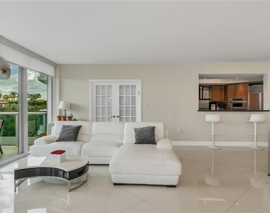 9401 Collins Ave - Photo Thumbnail 16