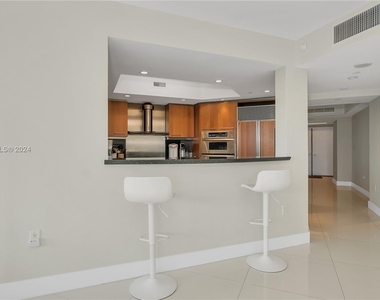 9401 Collins Ave - Photo Thumbnail 15