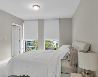 9401 Collins Ave - Photo Thumbnail 18