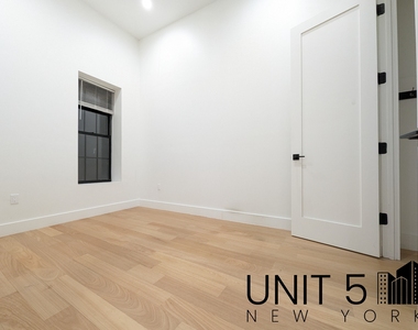 1118 Putnam Avenue - Photo Thumbnail 4