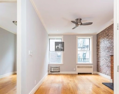 562 Hudson Street - Photo Thumbnail 1