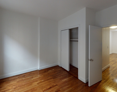 224 East 89th Street - Photo Thumbnail 2