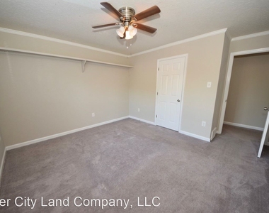 344 Locust Grove Dr - Photo Thumbnail 22