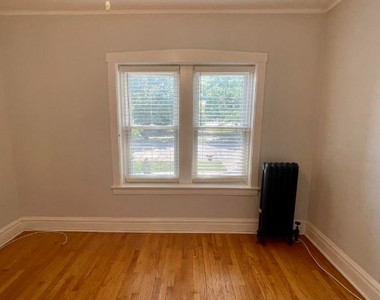 5458 W Berteau Ave 1 - Photo Thumbnail 1