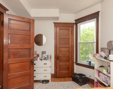 1517 W. Oakdale, Unit 8 - Photo Thumbnail 15