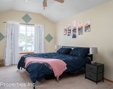 13077 Sw Tearose Way - Photo Thumbnail 15