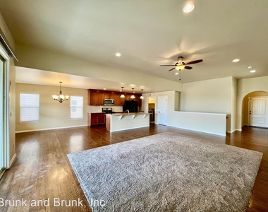 6238 Cumbre Vista Way - Photo Thumbnail 7