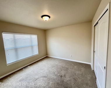 6238 Cumbre Vista Way - Photo Thumbnail 17