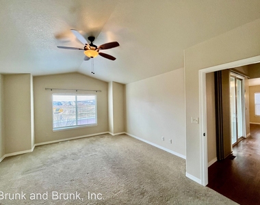 6238 Cumbre Vista Way - Photo Thumbnail 13