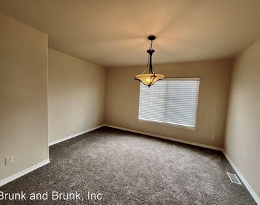 6238 Cumbre Vista Way - Photo Thumbnail 21