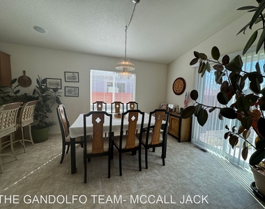 17730 Live Oak Ct - Photo Thumbnail 7