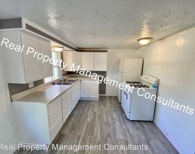 1123 Haden Street S, Unit C - Photo Thumbnail 2