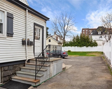 340 Irving Avenue - Photo Thumbnail 2