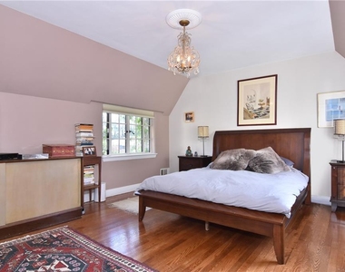 566 N Columbus Avenue - Photo Thumbnail 22