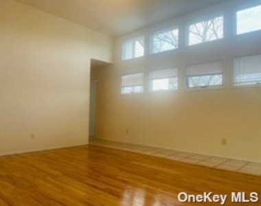 58 Wilson Avenue - Photo Thumbnail 4