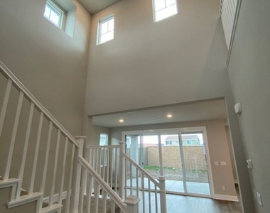 846 Clementine Dr - Photo Thumbnail 9