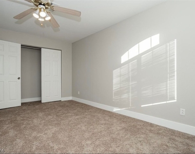 8104 Sundown Vista Avenue - Photo Thumbnail 18