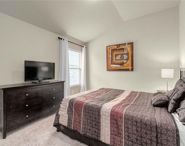 905 Walnut Canyon Blvd - Photo Thumbnail 16