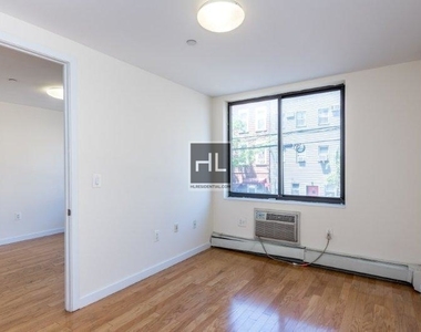 924 Metropolitan Avenue - Photo Thumbnail 1