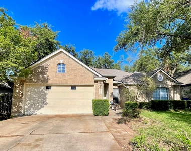 2610 Little Elm Trl - Photo Thumbnail 1