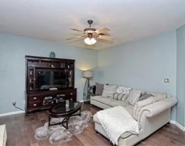 2056 Kimbrook Dr - Photo Thumbnail 4