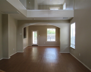 2121 Campfield Pkwy - Photo Thumbnail 4