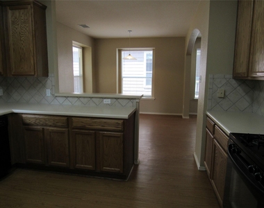 2121 Campfield Pkwy - Photo Thumbnail 9