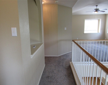 2121 Campfield Pkwy - Photo Thumbnail 16