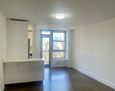 165 East 35th Street - Photo Thumbnail 1