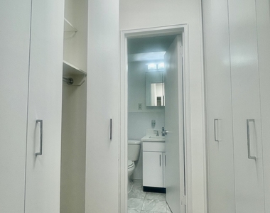 165 East 35th Street - Photo Thumbnail 8