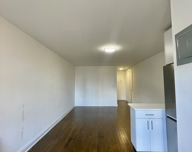 165 East 35th Street - Photo Thumbnail 5