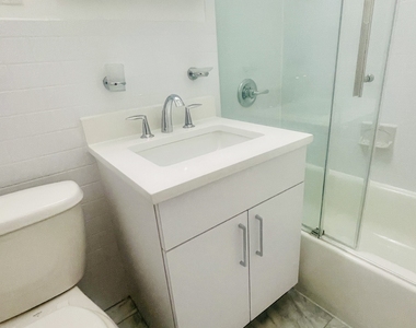 165 East 35th Street - Photo Thumbnail 9